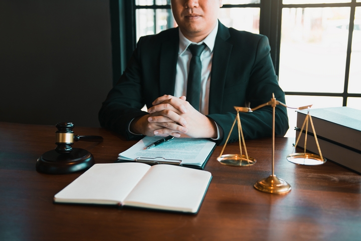 4 Questions to Ask Before Hiring a Business Lawyer